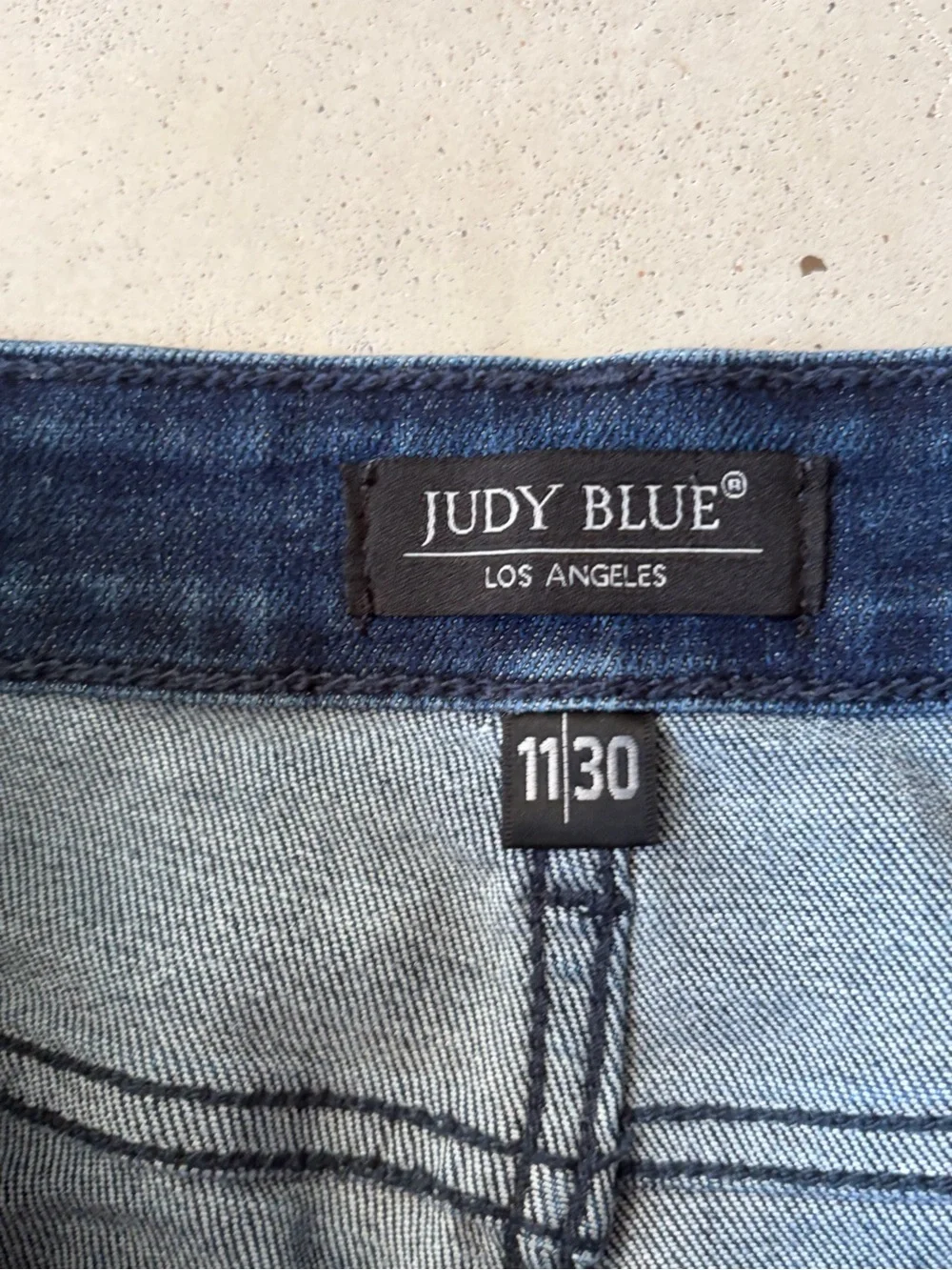 Judy Blue Boyfriend Fit Distressed Ripped Denim Jeans 11/30